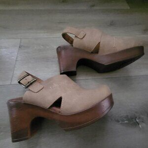 BOC Taupe Faux Suede Clogs, size 7